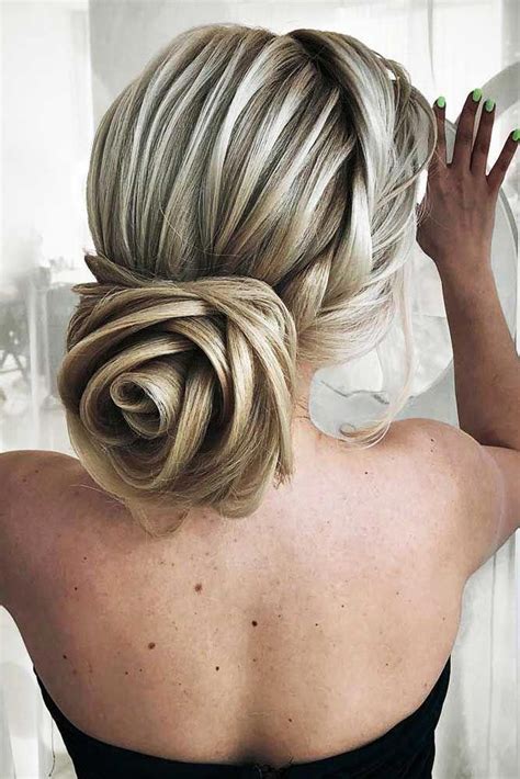 what is a chignon hairstyle.